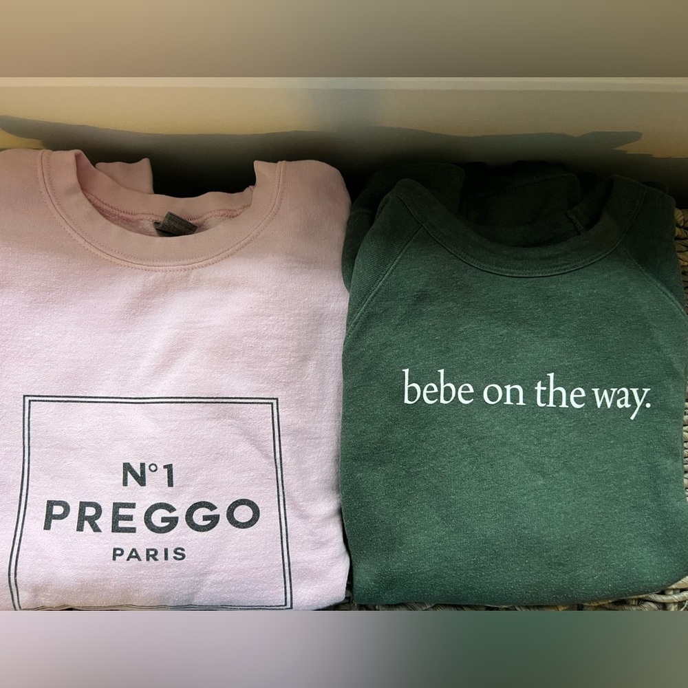 2-for-1 graphic sweatshirts for a momma to be!! 🤰